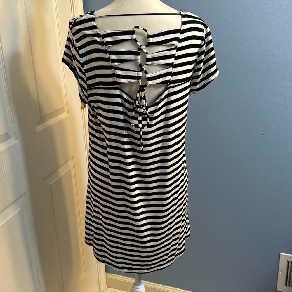 NWT CABLE & GAUGE tunic type top size L